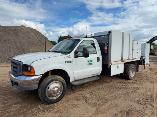 1999 Ford F550 Super Duty S/A Fuel/Lube Truck