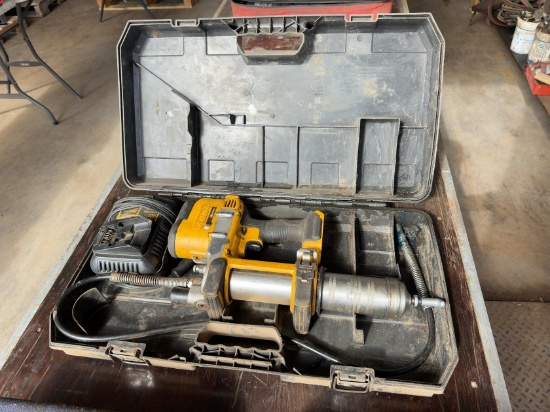 DEWALT BATTERY POWERED GREASE GUN