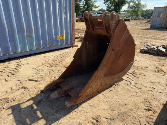 GEITH 32" BUCKET WITH TEETH