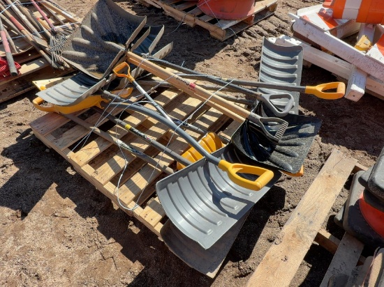 QUANTITY OF ASSORTED HAND TOOLS