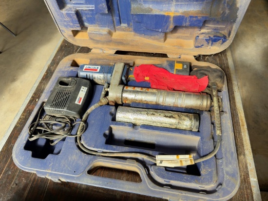 LINCOLN BATTERY POWERED GREASE GUN