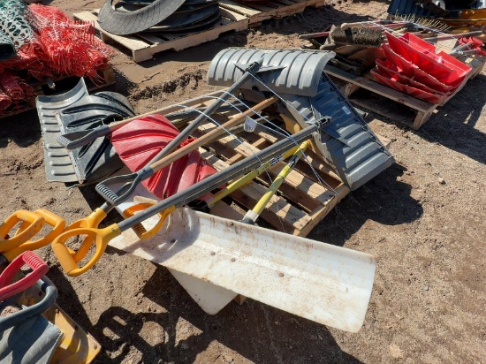 QUANTITY OF ASSORTED HAND TOOLS