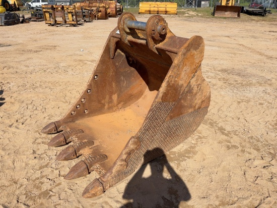 Caterpillar 48" Bucket With Teeth