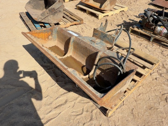 John Deere 50" Hyd Tilting Cleanup Bucket