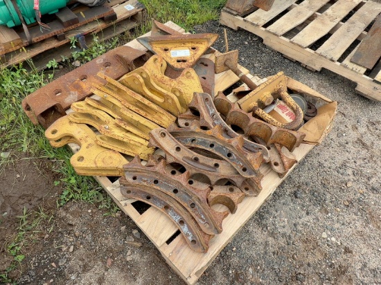 QUANTITY OF CATERPILLAR UNDERCARRIAGE PARTS
