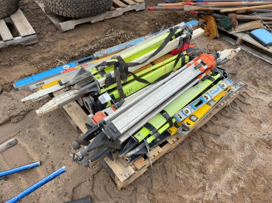 QUANTITY OF ASSORTED TRIPODS AND LEVELS