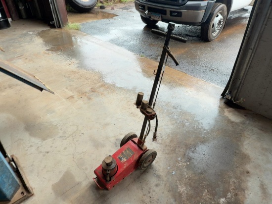 TORIN 22 TON PNEUMATIC FLOOR JACK