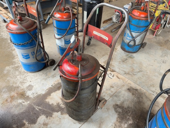 Rolling Oil Cart With Pump