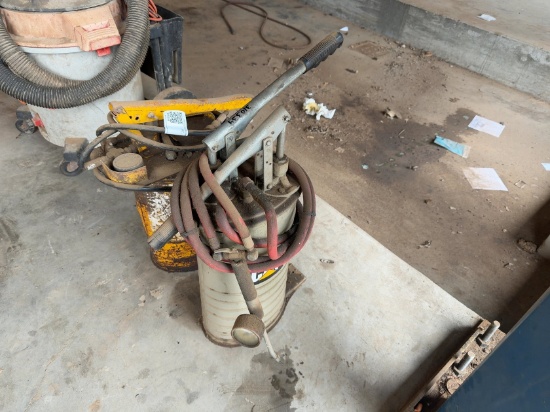 (2) Hydraulic Oil Pumps