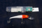 Magnum stretch 40+ white with red face musky lure
