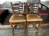 2 bar stools