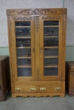 Beautiful 6.5' tall Oak Bookcase w/adorned glass doors, wooden shelves