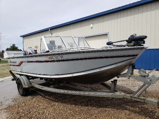18’ Alumicraft Outboard Trophy 190 Fishing Boat