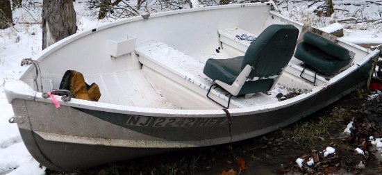 Fishing Boat with Cushioned Fishing Seats