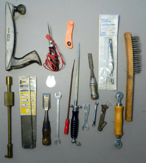 Different Garage Hand Tools Grouping, Pickup Only