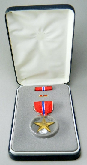 US Iraqi War Era Bronze Star Decoration, with Case and Outer Box