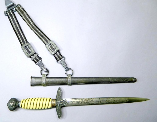 WWII Luftwaffe 2nd Model Engraved Officers Dagger & Scabbard with Hangers