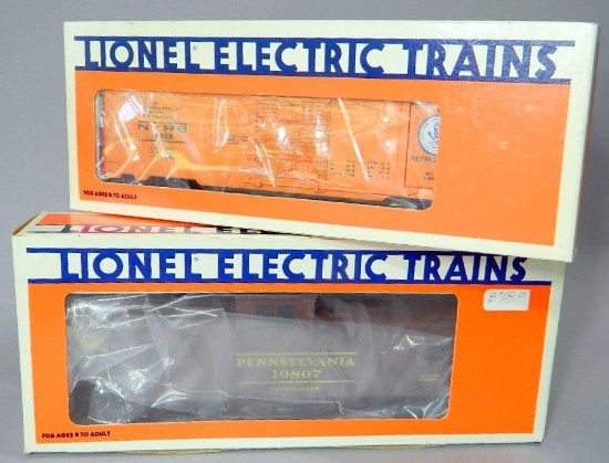 Lionel Electric Trains Ice Car and Caboose with Smoke