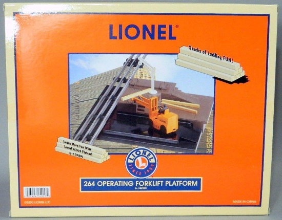 Lionel Operating Forklift Platform