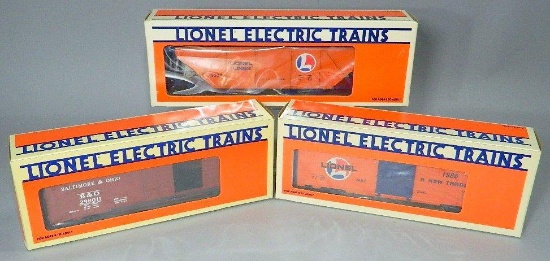 Lionel Electric Trains Convention Car and Lionel Lines Hopper and Box Car
