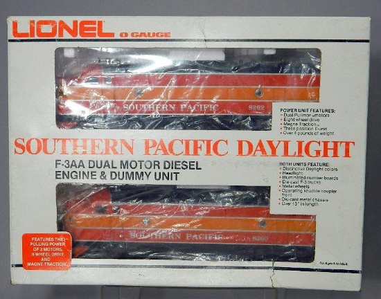Lionel Southern Pacific Daylight Dual Motor Diesel Engine and Dummy Unit