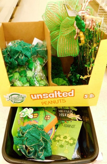 St. Patrick's Day Decorative Grouping