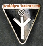 German World War II Woman's Deutsches frauenwerk Badge