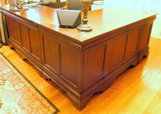 Large L-shaped Executive Office Desk with Chair