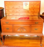 Roos Sweetheart Cedar Chest with Sealtite Lid