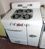 Vintage White 'Magic Chef' Stove Top and Oven