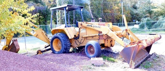 John Deere 210C Backhoe Loader Tractor