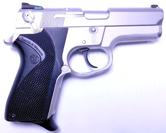 Smith & Wesson Model 6906 9mm Semi-auto Pistol