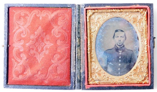 Civil War Soldier Tintype Photo in Gutta Percha Case