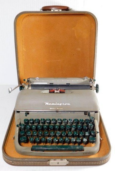 Remington Quiet-Riter Miracle Tab Vintage Typewriter w/Case