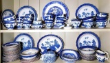 Real Willow, and Real Old Willow Dinner and Serving Set Pieces