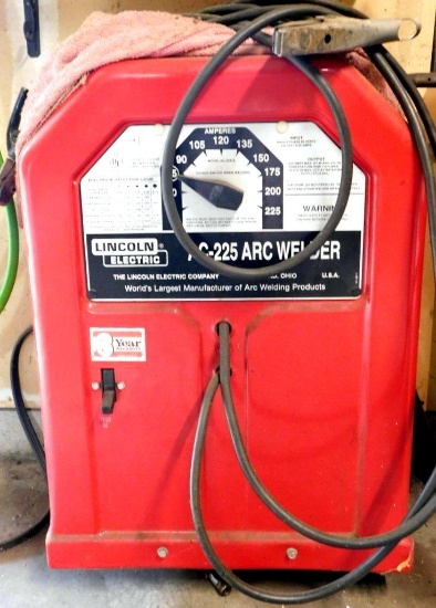 Lincoln Electric AC-225 Arc Welder w/ Welding Rods
