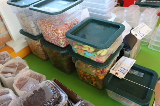7 containers of toppings (nice food containers)