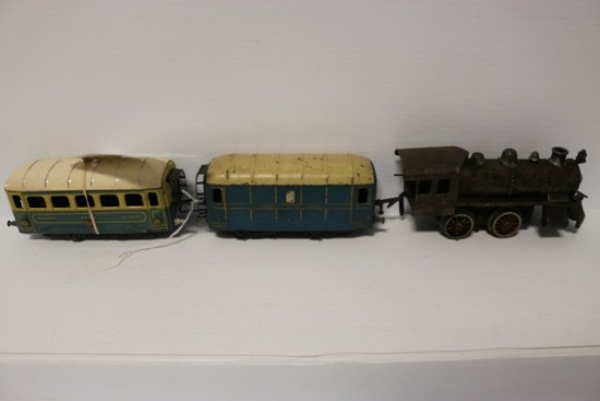Early Bing 1920's 3 piece set - engine & 2 passenger cars - as is
