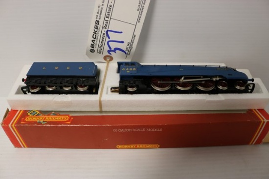 Hornby Railway OO gauge scale models 4468 Mallard with LNER tender - O27