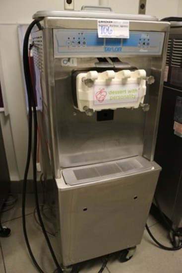 Taylor 794-33 twist soft serve machine – 3 phase – water cooled - M0072425