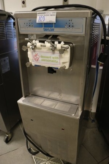 Taylor 794-33 twist soft serve machine – 3 phase – water cooled - M0072426