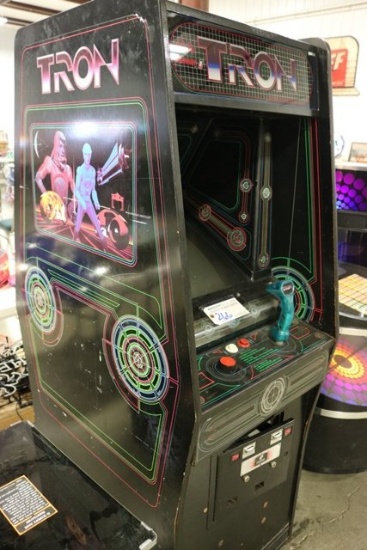 Balley Midway working Tron video game - this unit works fine - some electri