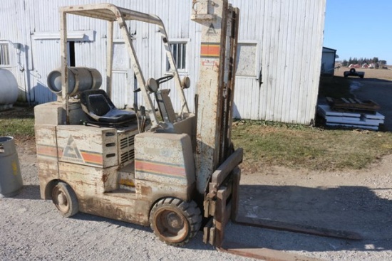 Allis Chalmers ACC50L lp gas fork truck, single stage lift, Not running - a