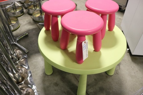 Childrens plastic table with 3 stools