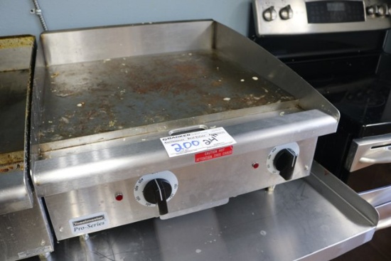 Toastmaster Pro Series 24" electric flat grill w/ tstats, 1 phase - Newer