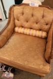 2 matching lounge chairs