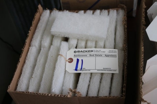 Box white scrubbing pads