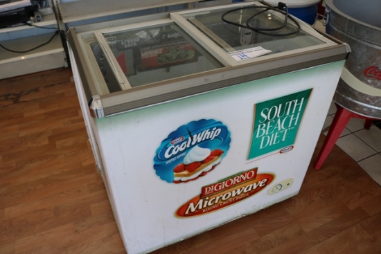 SC-180 - 2 lid freezer merchandiser