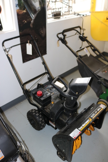 Yard machine snow blower 5.5 hp 22 inch sale