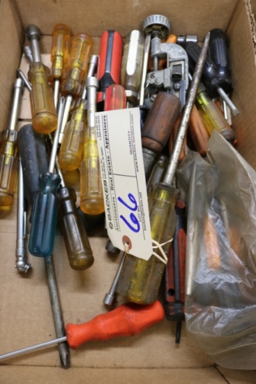 Flat of screw drivers